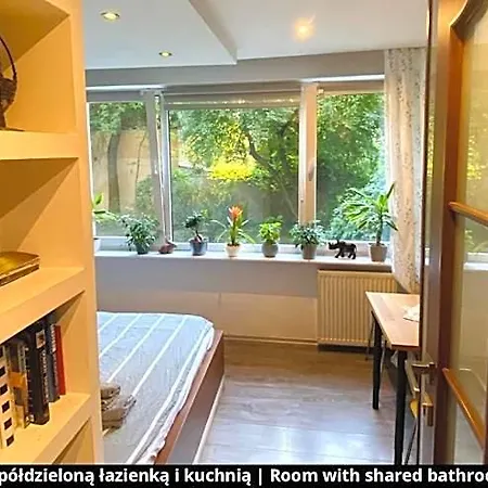 Vandrerhjem With Shared Bathroom And Kitchen