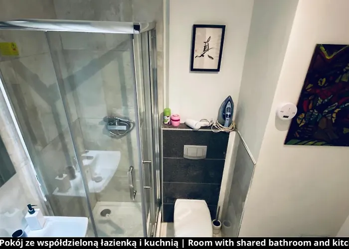 Hostel With Shared Bathroom And Kitchen